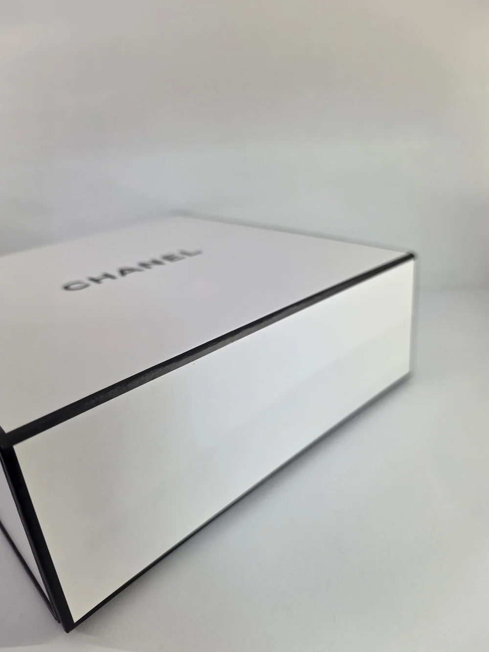 Authentic CHANEL White and Black Gift Box-7.75